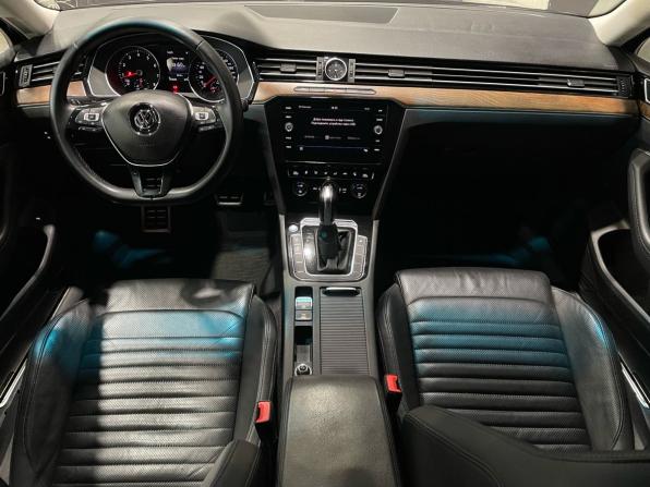 Volkswagen Passat B8 с пробегом 2018 года, цена 2 497 000 рублей, 143605 км, универсал, Автокод Объявления