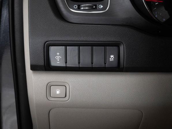 Kia Carnival III с пробегом 2019 года, цена 2 896 000 рублей, 93000 км, минивэн, Автокод Объявления