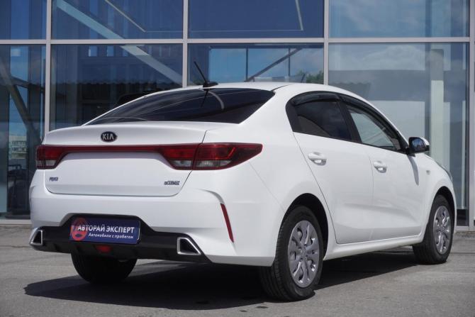 Kia Rio IV Рестайлинг с пробегом 2020 года, цена 1 395 000 рублей, 49600 км, седан, Автокод Объявления
