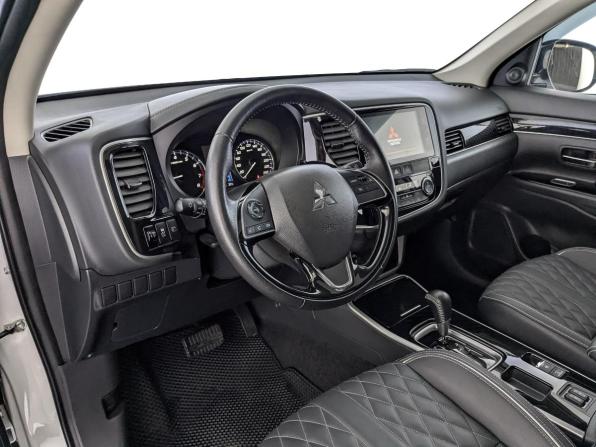 Mitsubishi Outlander III Рестайлинг 3 с пробегом 2022 года, цена 2 550 000 рублей, 25553 км, внедорожник, Автокод Объявления