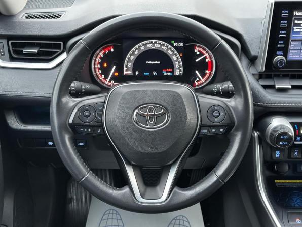Toyota RAV4 V (XA50) с пробегом 2021 года, цена 3 760 000 рублей, 38090 км, внедорожник, Автокод Объявления