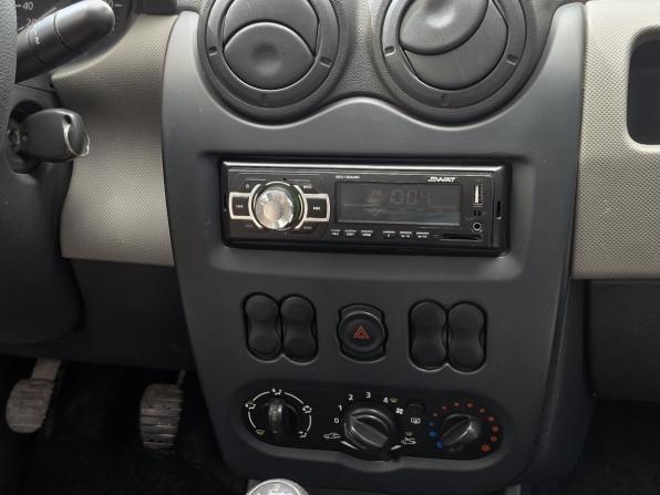 Renault Logan I Рестайлинг с пробегом 2015 года, цена 320 000 рублей, 235422 км, седан, Автокод Объявления