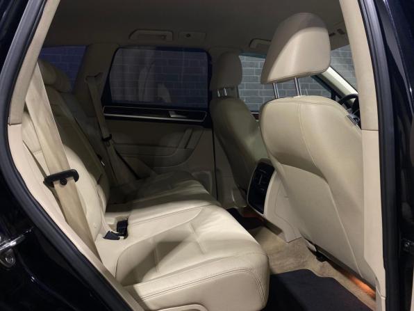 Volkswagen Touareg II с пробегом 2011 года, цена 1 950 000 рублей, 285565 км, внедорожник, Автокод Объявления