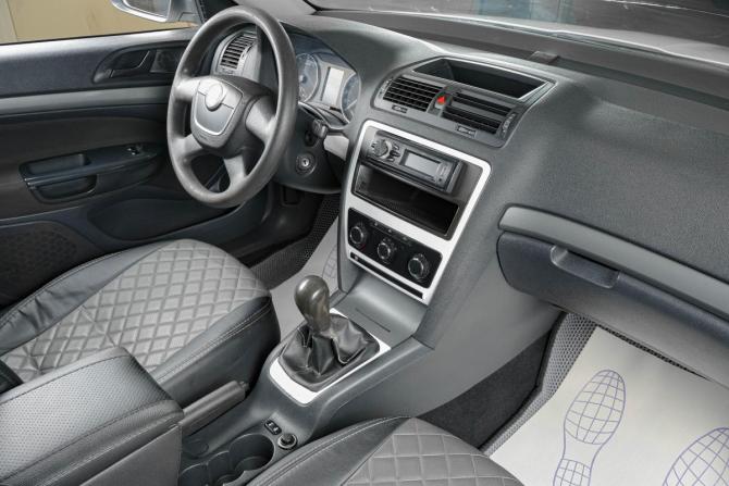 Skoda Octavia II (A5) Рестайлинг с пробегом 2012 года, цена 669 000 рублей, 372000 км, лифтбек, Автокод Объявления
