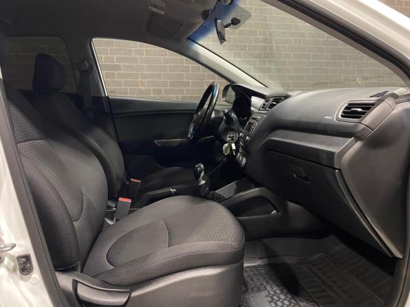 Kia Rio III Рестайлинг с пробегом 2016 года, цена 1 110 000 рублей, 87785 км, хэтчбек, Автокод Объявления