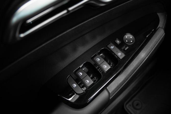Kia Sportage V с пробегом 2022 года, цена 3 490 000 рублей, 30801 км, внедорожник, Автокод Объявления