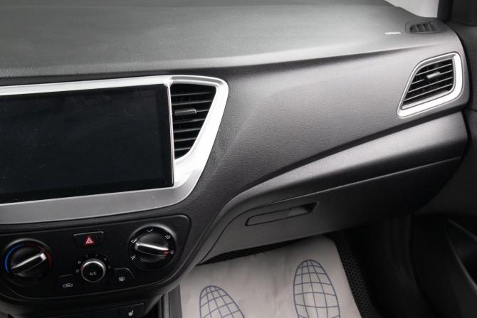 Hyundai Solaris II с пробегом 2017 года, цена 1 259 000 рублей, 112232 км, седан, Автокод Объявления