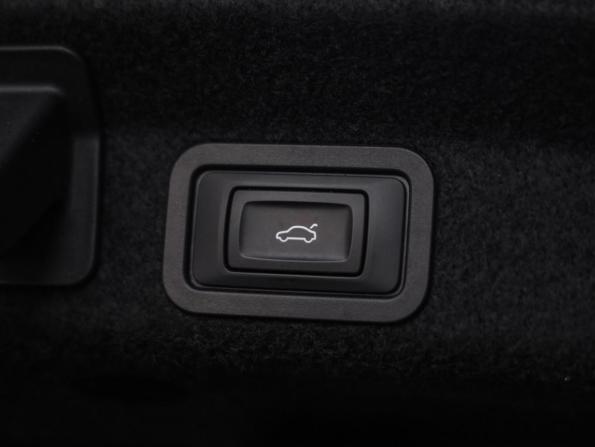 Audi A6 V (C8) с пробегом 2020 года, цена 2 899 000 рублей, 125770 км, седан, Автокод Объявления