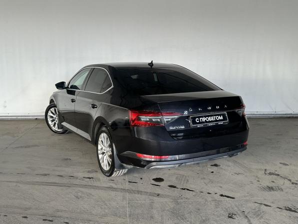 Skoda Superb III Рестайлинг с пробегом 2021 года, цена 2 100 000 рублей, 220149 км, лифтбек, Автокод Объявления