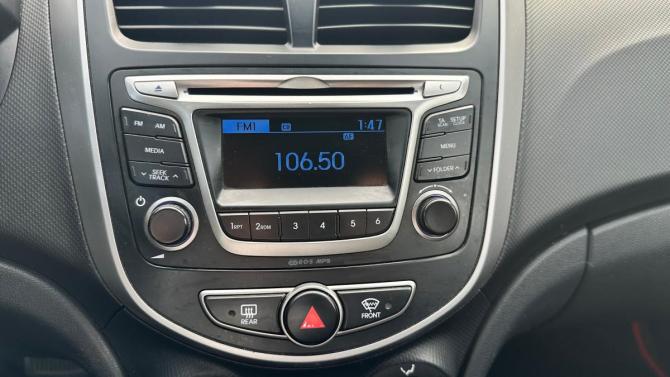 Hyundai Solaris I Рестайлинг с пробегом 2015 года, цена 850 000 рублей, 134000 км, хэтчбек, Автокод Объявления