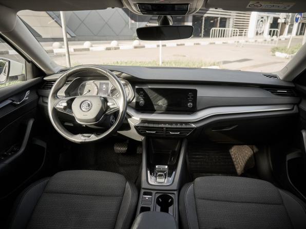 Skoda Octavia IV (A8) с пробегом 2021 года, цена 2 340 000 рублей, 104132 км, лифтбек, Автокод Объявления