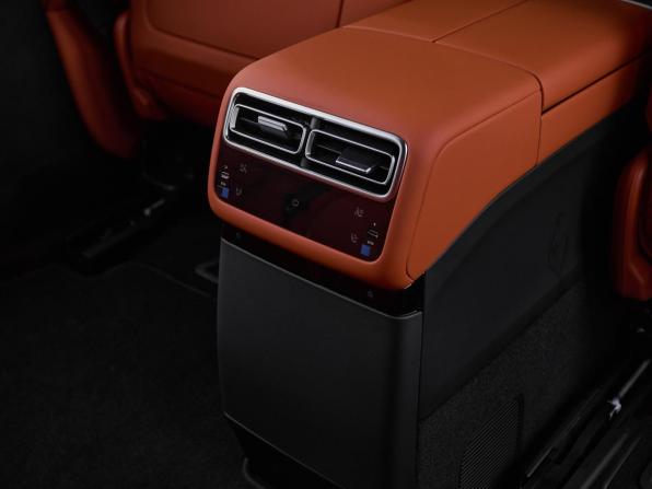 Новый Li Auto (Lixiang) L7 I Рестайлинг 2025 года, цена 10 590 000 рублей, внедорожник, Автокод Объявления