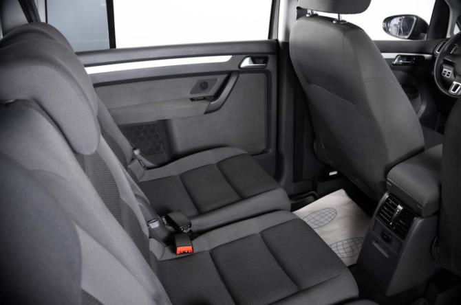 Volkswagen Touran I Рестайлинг 2 с пробегом 2010 года, цена 879 000 рублей, 222690 км, компактвэн, Автокод Объявления