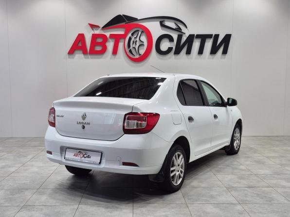 Renault Logan II с пробегом 2015 года, цена 649 900 рублей, 215000 км, седан, Автокод Объявления