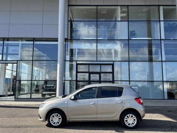 Renault Sandero II с пробегом 2016 года, цена 950 000 рублей, 138000 км, хэтчбек, Автокод Объявления