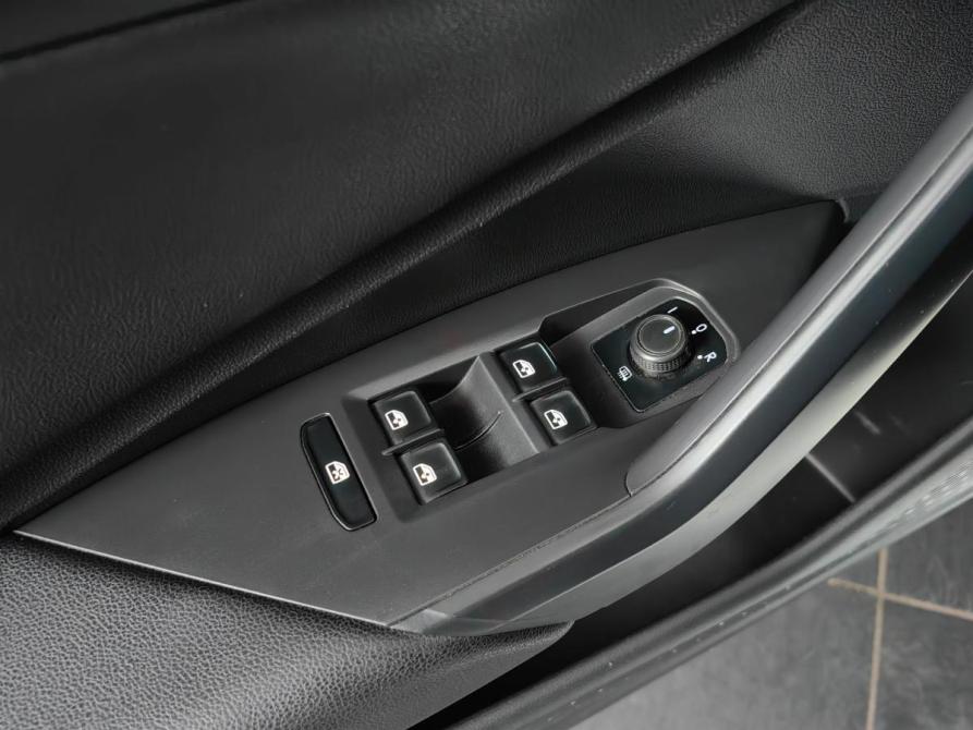 Volkswagen Jetta VII Москва  - изображение 20