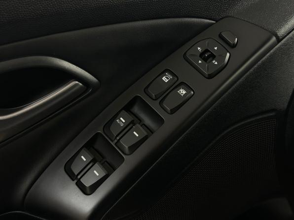 Hyundai ix35 I Рестайлинг с пробегом 2014 года, цена 1 200 000 рублей, 184353 км, внедорожник, Автокод Объявления