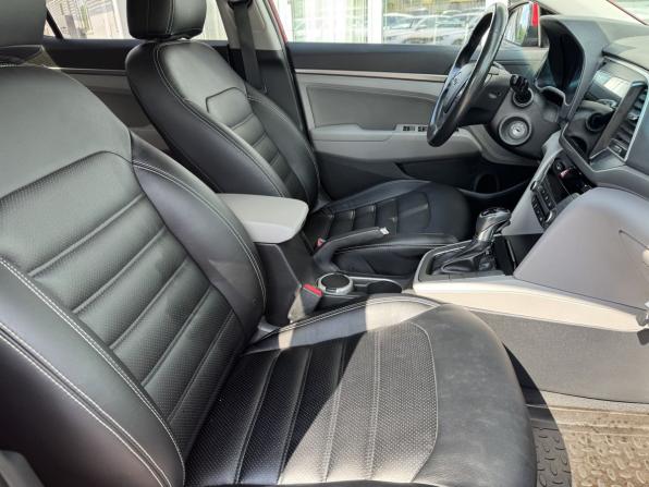 Hyundai Elantra VI (AD) Рестайлинг с пробегом 2018 года, цена 1 600 000 рублей, 131226 км, седан, Автокод Объявления