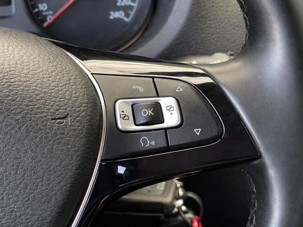Volkswagen Polo V Рестайлинг с пробегом 2017 года, цена 1 447 000 рублей, 78351 км, седан, Автокод Объявления