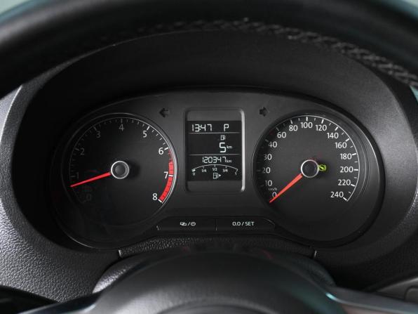 Volkswagen Polo V Рестайлинг с пробегом 2019 года, цена 1 579 000 рублей, 120347 км, седан, Автокод Объявления
