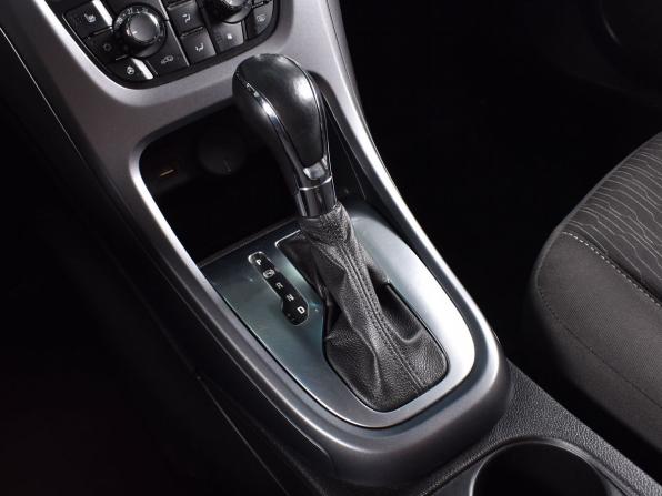 Opel Astra J Рестайлинг с пробегом 2013 года, цена 829 995 рублей, 150733 км, хэтчбек, Автокод Объявления