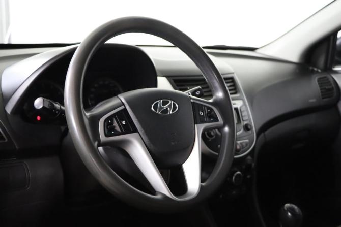 Hyundai Solaris I с пробегом 2013 года, цена 699 990 рублей, 200448 км, седан, Автокод Объявления
