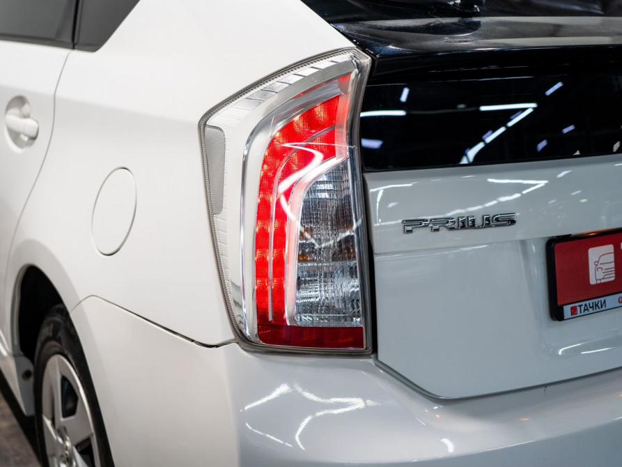 Toyota Prius III Рестайлинг (XW30) Чита  - изображение 16