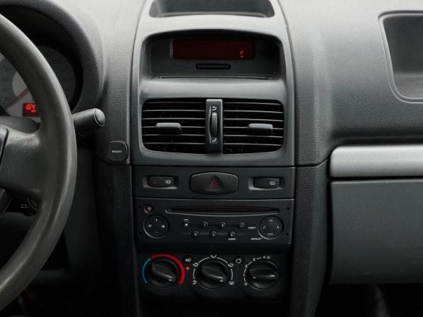 Renault Symbol I Рестайлинг с пробегом 2006 года, цена 279 000 рублей, 164735 км, седан, Автокод Объявления