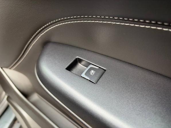 Cadillac SRX II Рестайлинг с пробегом 2013 года, цена 1 485 000 рублей, 171000 км, внедорожник, Автокод Объявления