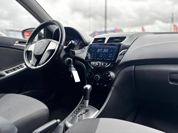 Hyundai Solaris I с пробегом 2014 года, цена 830 000 рублей, 163334 км, седан, Автокод Объявления
