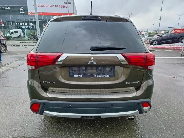 Mitsubishi Outlander III Рестайлинг 2 с пробегом 2016 года, цена 1 699 995 рублей, 235333 км, внедорожник, Автокод Объявления