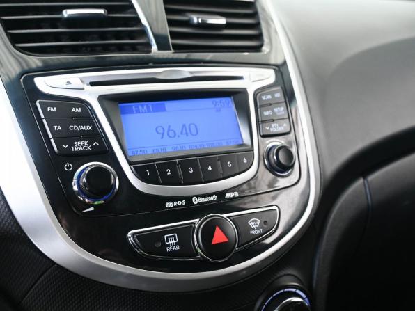 Hyundai Solaris I с пробегом 2011 года, цена 829 900 рублей, 220000 км, седан, Автокод Объявления