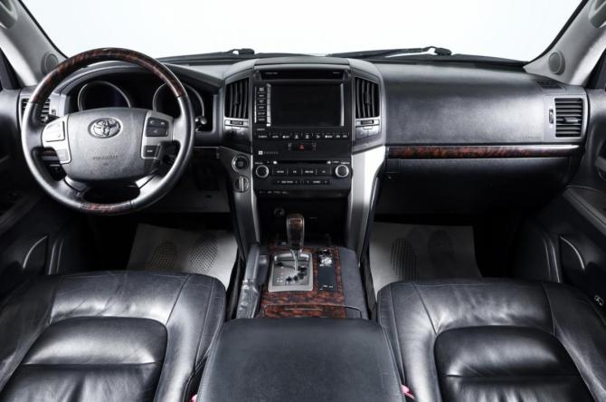 Toyota Land Cruiser 200 Series с пробегом 2011 года, цена 3 849 000 рублей, 282000 км, внедорожник, Автокод Объявления