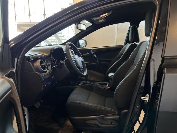 Toyota RAV4 IV (XA40) Рестайлинг с пробегом 2019 года, цена 2 794 300 рублей, 124640 км, внедорожник, Автокод Объявления