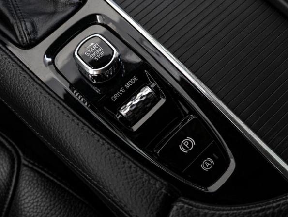 Volvo S90 II с пробегом 2017 года, цена 2 100 000 рублей, 290698 км, седан, Автокод Объявления