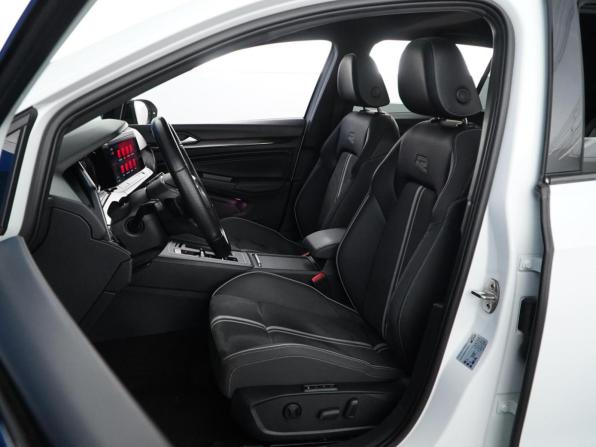Volkswagen Golf VIII с пробегом 2021 года, цена 2 797 434 рубля, 48807 км, хэтчбек, Автокод Объявления