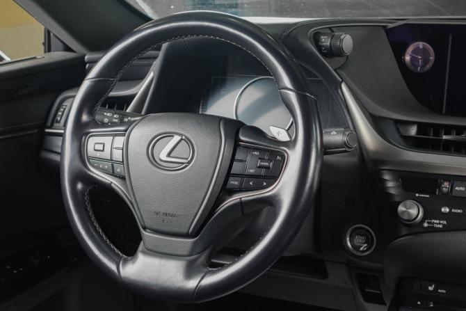 Lexus ES VII с пробегом 2021 года, цена 4 299 000 рублей, 125402 км, седан, Автокод Объявления