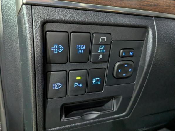 Toyota Land Cruiser 200 Series Рестайлинг 2 с пробегом 2019 года, цена 8 600 000 рублей, 95423 км, внедорожник, Автокод Объявления