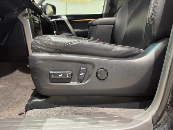 Toyota Land Cruiser Prado 150 Series с пробегом 2010 года, цена 2 470 000 рублей, 201780 км, внедорожник, Автокод Объявления