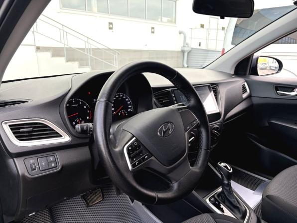 Hyundai Solaris II Рестайлинг с пробегом 2021 года, цена 1 740 000 рублей, 34474 км, седан, Автокод Объявления