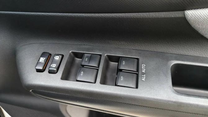 Toyota Wish II с пробегом 2011 года, цена 1 099 000 рублей, 192072 км, минивэн, Автокод Объявления