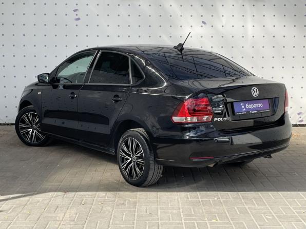 Volkswagen Polo V Рестайлинг с пробегом 2018 года, цена 1 090 000 рублей, 149727 км, седан, Автокод Объявления