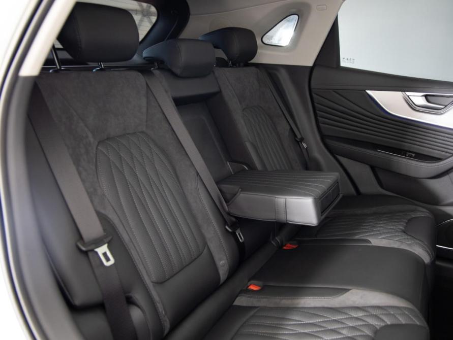 Hongqi HS5 I Рестайлинг Санкт-Петербург  - изображение 13