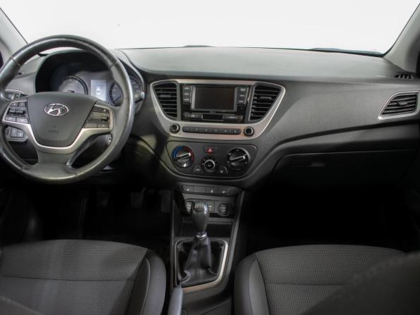 Hyundai Solaris II с пробегом 2018 года, цена 1 215 000 рублей, 219658 км, седан, Автокод Объявления