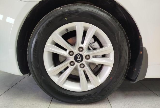Hyundai Sonata VI (YF) с пробегом 2011 года, цена 1 250 000 рублей, 136096 км, седан, Автокод Объявления