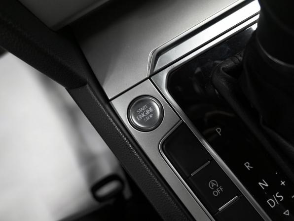 Volkswagen Passat B8 с пробегом 2017 года, цена 1 745 000 рублей, 127281 км, седан, Автокод Объявления