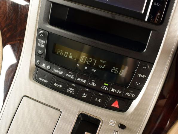 Toyota Vellfire I с пробегом 2014 года, цена 2 275 995 рублей, 133502 км, минивэн, Автокод Объявления