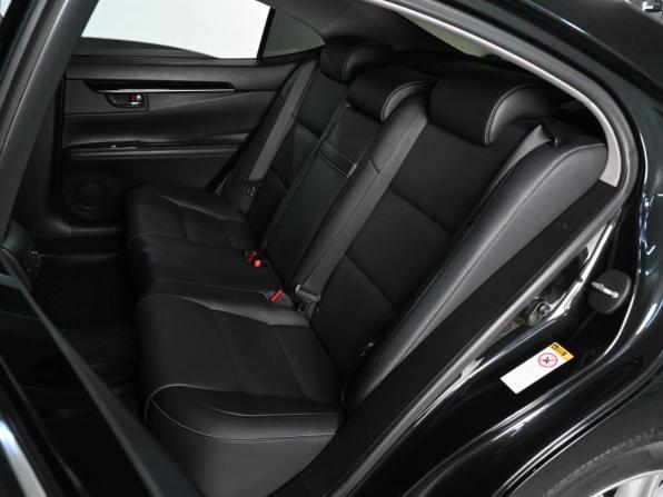 Lexus ES VI Рестайлинг с пробегом 2015 года, цена 2 499 000 рублей, 124354 км, седан, Автокод Объявления