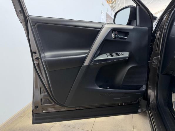 Toyota RAV4 IV (XA40) Рестайлинг с пробегом 2019 года, цена 2 700 000 рублей, 128500 км, внедорожник, Автокод Объявления