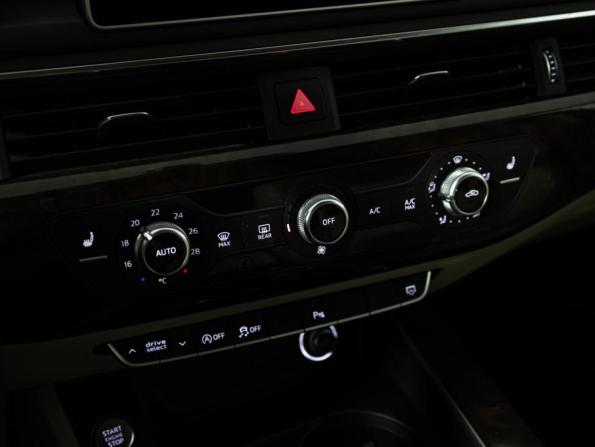 Audi A4 V (B9) с пробегом 2017 года, цена 2 470 000 рублей, 45990 км, седан, Автокод Объявления